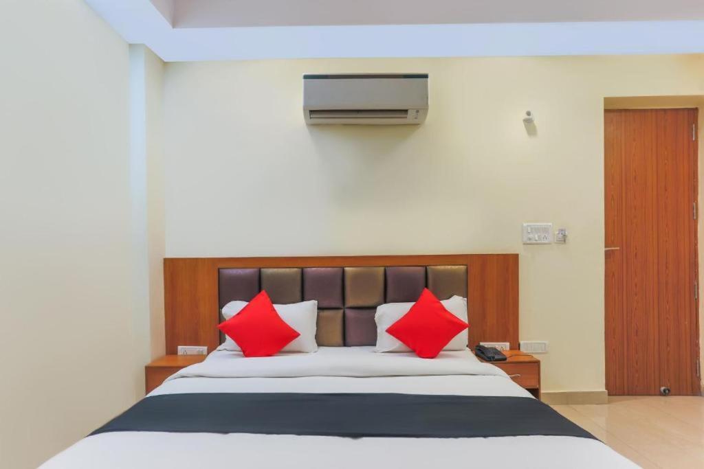 Capital O Bvh Hospitality Near Pvr Ansal Plaza Greater Noida Hotel Luaran gambar