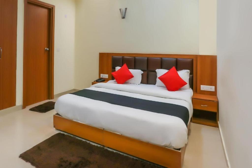 Capital O Bvh Hospitality Near Pvr Ansal Plaza Greater Noida Hotel Luaran gambar